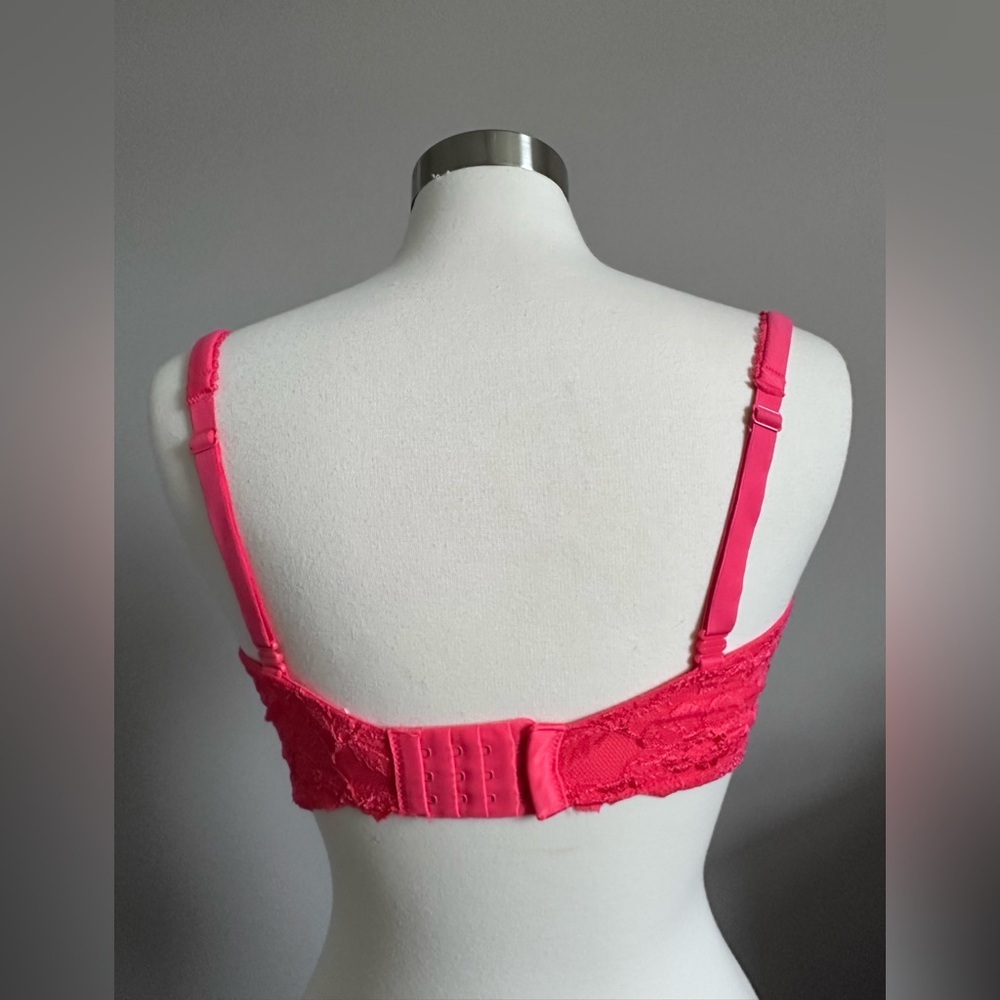 Victoria's Secret Body by Victoria Unlined DemI Lace Convertible Bra - 36DDD - Picture 3 of 11